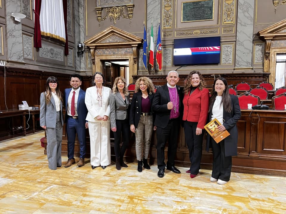 Nel suggestivo scenario di Palazzo Valentini, sede della Provincia di Roma, si è svolto sabato 8 marzo il forum “Mulier Cor Mundi”, un evento di grande rilevanza sociale realizzato da “100 Donne Vestite di Rosso” in stretta collaborazione con l’Organizzaz 8 marzo - kosmos a roma per i diritti della donna