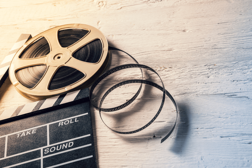 Traduzioni per cinema e televisione: tra sceneggiature, dialoghi e sottotitoli traduzioni per cinema e televisione tra sceneggiature dialoghi e sottotitoli